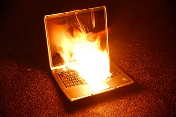 Laptop quemandose
